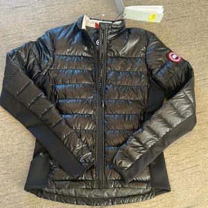 Canadian Goose feather light 10-d jacket. Woman’s Sz med. New with Tags
